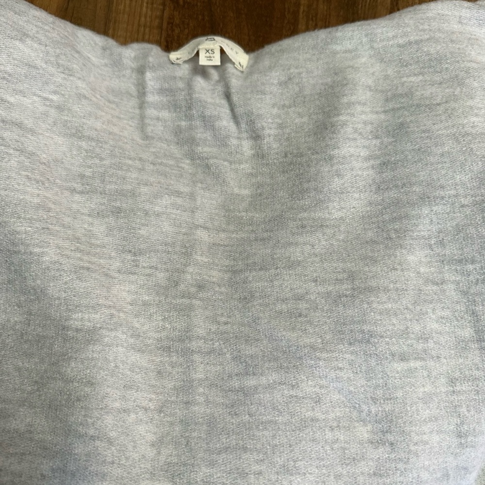 LOFT Lou & Grey Light Gray Sweatshirt. Size XS. - Picture 4 of 4